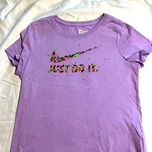 Nike girls large tee